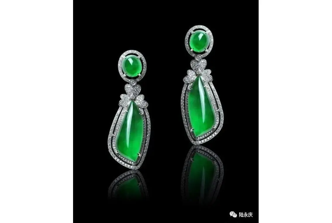 Earrings 1136x762 No Distortion